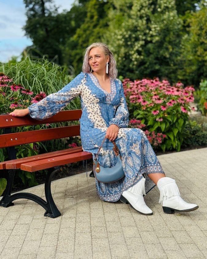 Gara viskozes auduma kleita zilos toņos